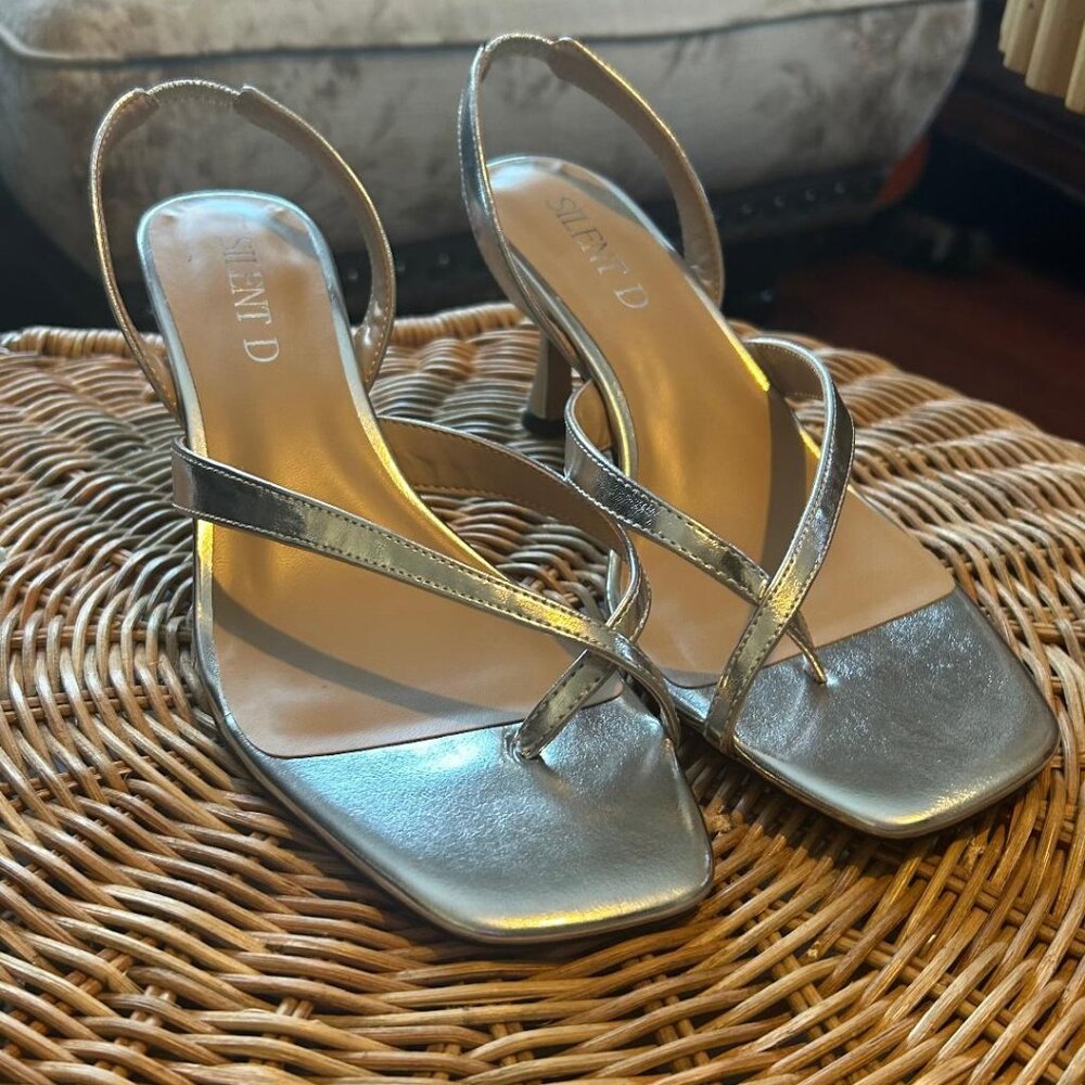 NEW IN BOX Anthropologie Pale Silver Nappa Kitten Heels 41 ladies 10